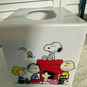 Peanuts Snoopy White Tissue Holder